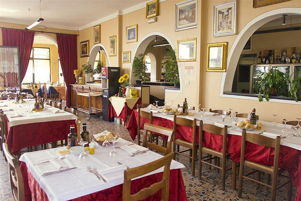 Hotel Olivi Сало Экстерьер фото