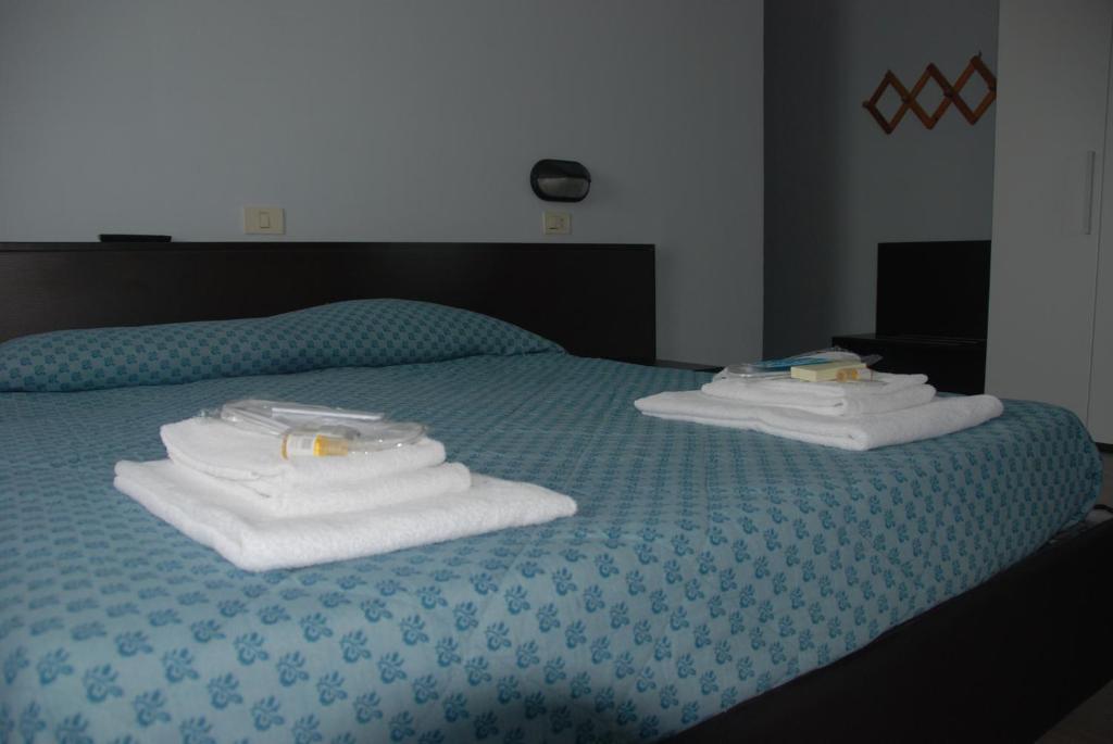 Hotel Olivi Сало Экстерьер фото