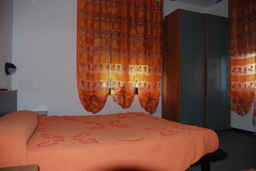 Hotel Olivi Сало Экстерьер фото