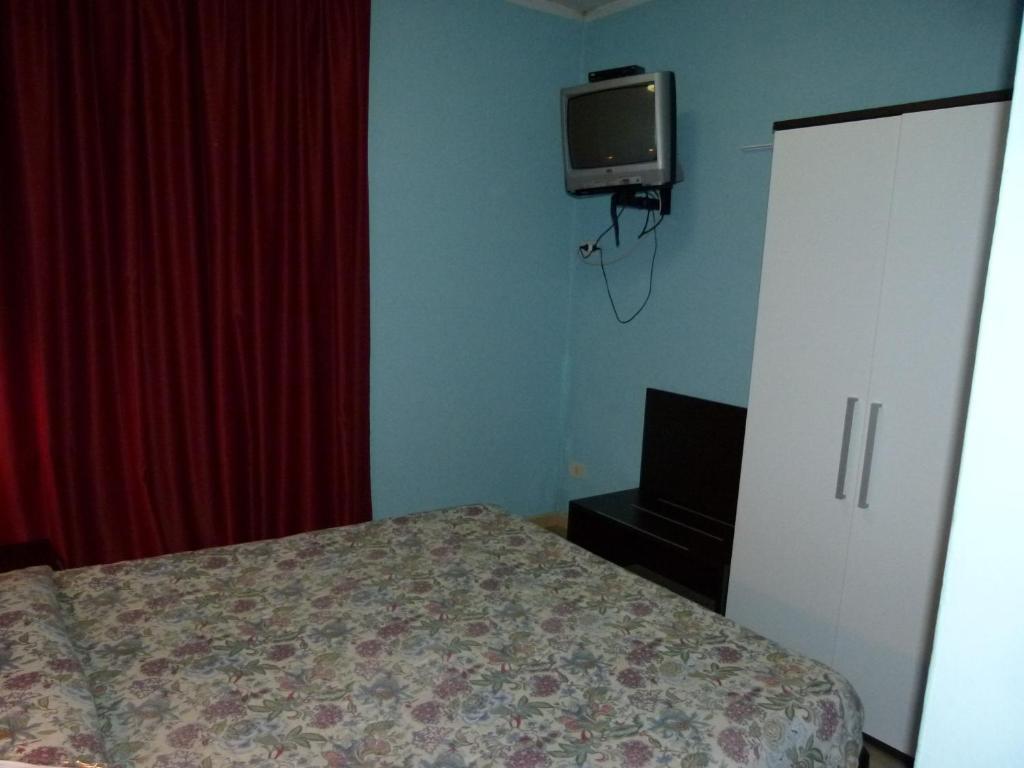Hotel Olivi Сало Экстерьер фото