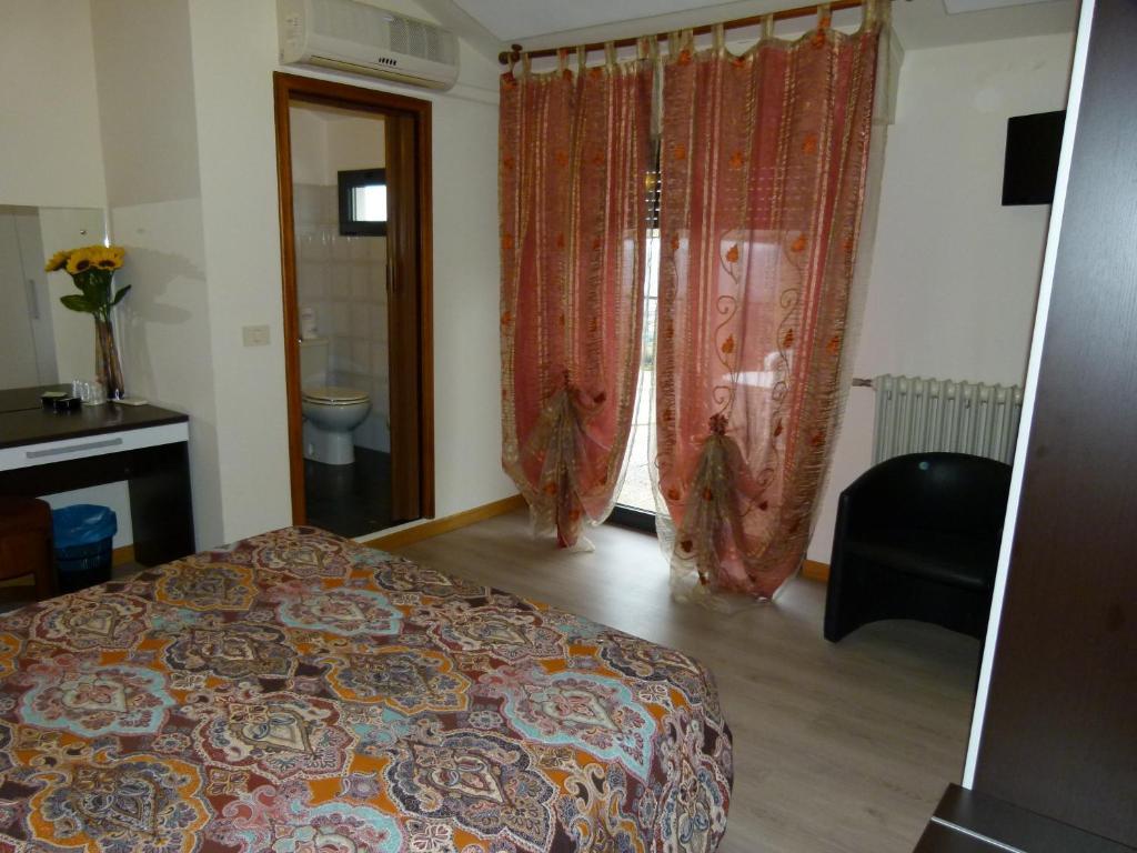 Hotel Olivi Сало Экстерьер фото