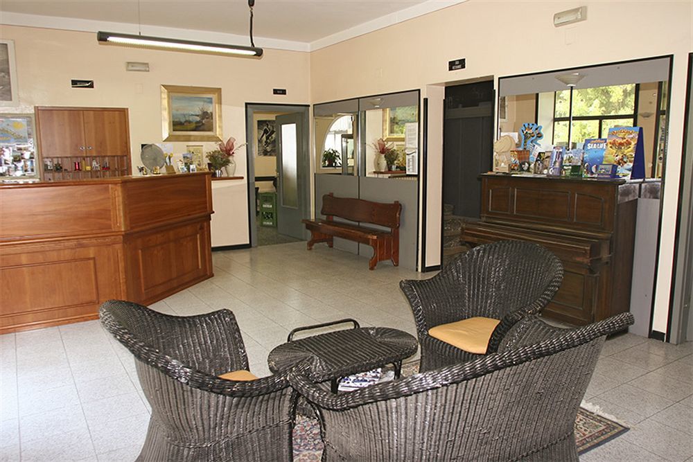 Hotel Olivi Сало Экстерьер фото